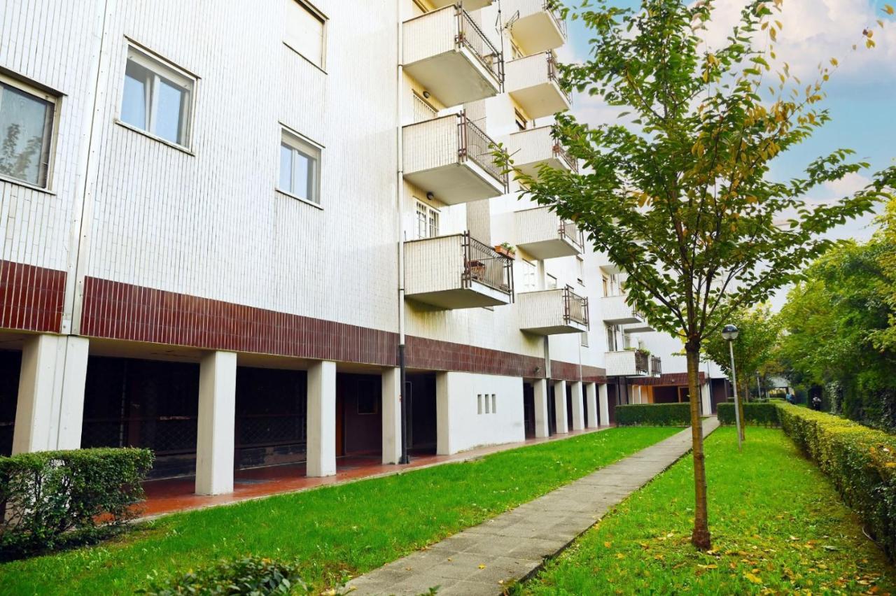 Lucca 22 Ξενοδοχείο Μιλάνο Εξωτερικό φωτογραφία